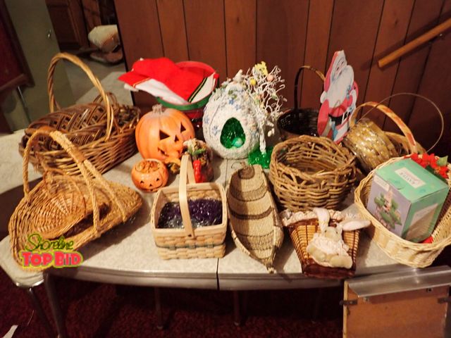 Lot 59-43103 - Multi-Holiday Lot