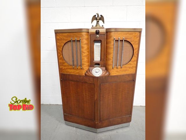Lot 59-10035 - Vintage 1936 Rare and Impressive Mills "Do-Re-Mi" Jukebox by Mills Novelty Co of Chicago, non-workin...