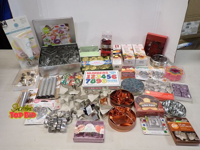 Lot 59-41327 - Bakeware Lot, Cookie Cutters &amp; More