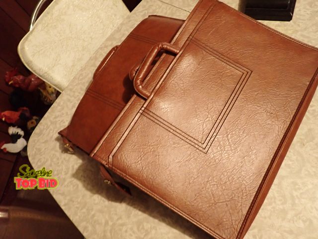 Lot 59-43015 - 2 Vintage Leather Hand Bags