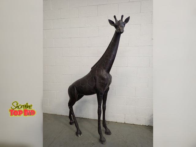 Lot 59-10143 - Bronze Giraffe Sculpture 78" tall. Estimated value $3.000,00 +