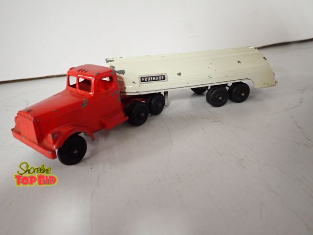 Lot 59-43354 - Ralstoy Cast Tractor &amp; Tanker Semi 9" long