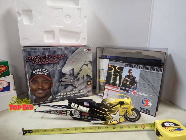 Lot 59-41382 - Diecast Suzuki Drag Racing Motor Bike 16" long