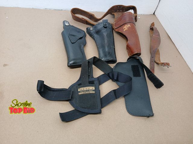 Lot 59-71004 - Vintage Hand gun holsters