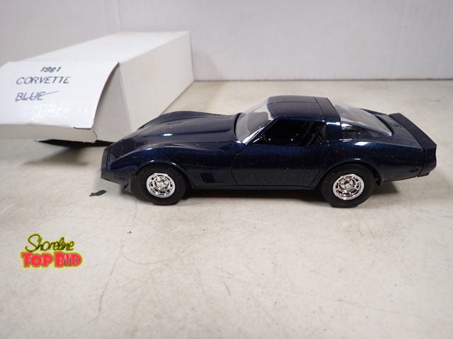 Lot 59-41743 - 1981 Blue Corvette 7" long