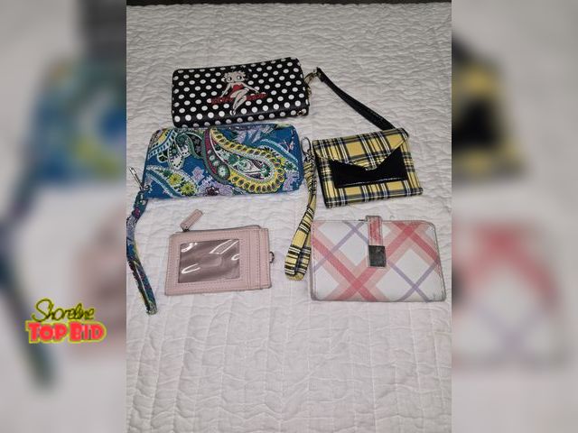 Lot 59-76012 - Assorted wallets