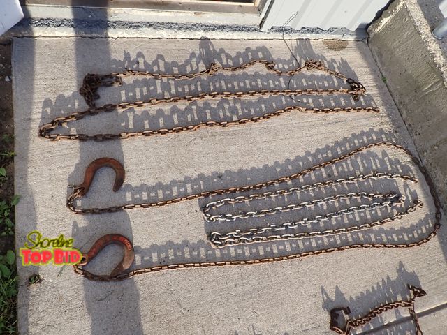 Lot 59-21444 - 10-ft Tow Chain with Extra Large Hooks 6" &amp; Extra Chains
