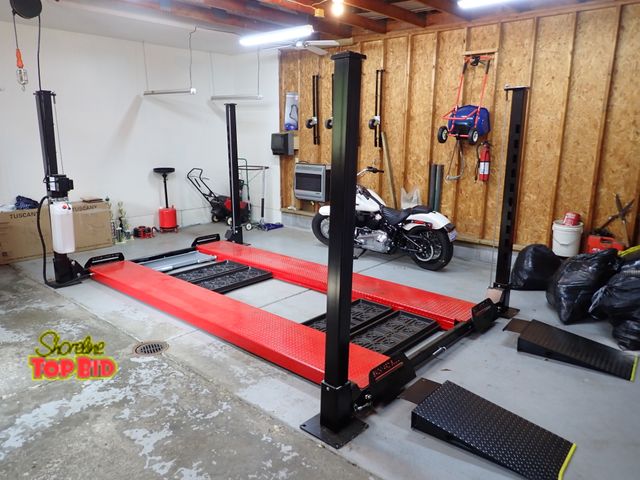 Lot 59-18100 - Backyard Buddy Classic (B-4P7CL) 4-Post Lift 7,000 lb Capacity