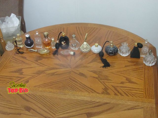 Lot 59-10125 - Lot of 18 perfume bottles, most don't have perfume in them, some look pretty collectible.
