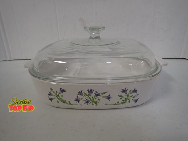 Lot 59-21085 - Corning Ware Casserole - Made in the USA - no chips, nicks - measures 10" x 9 1/2". Includes lid, ma...