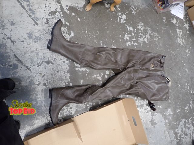 Lot 59-41516 - Pro Line rubber fishing waders size 9