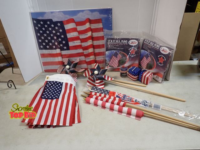 Lot 59-41474 - American flag decor