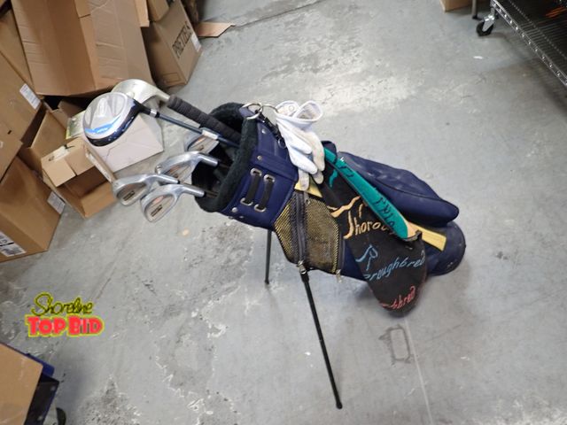 Lot 59-21548 - Golf Clubs