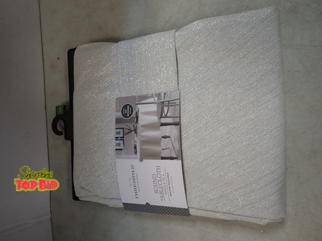 Lot 59-41524 - New round tablecloth 70" round