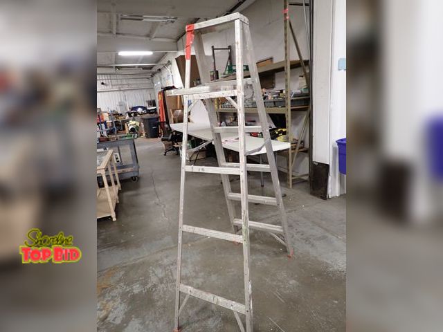 Lot 59-51022 - Saf-T-Master Painters Ladder, 6 ft