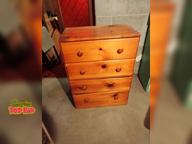 Lot 59-43389 - Vintage Pine Lightweight 4-Drawer Dresser