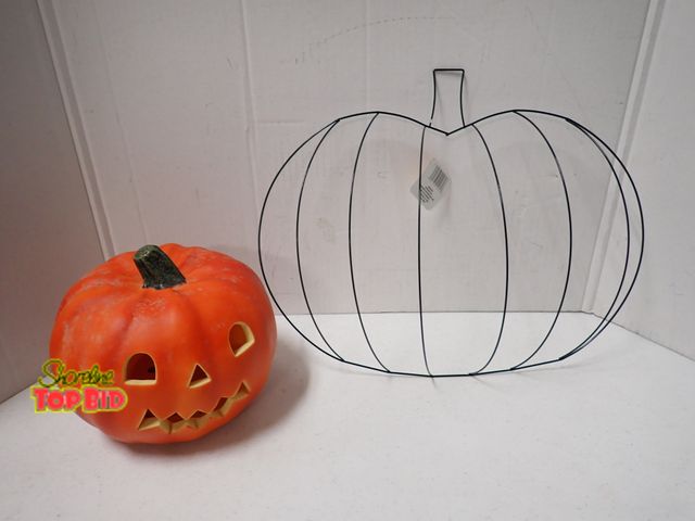 Lot 59-21488 - Pumpkin Decor