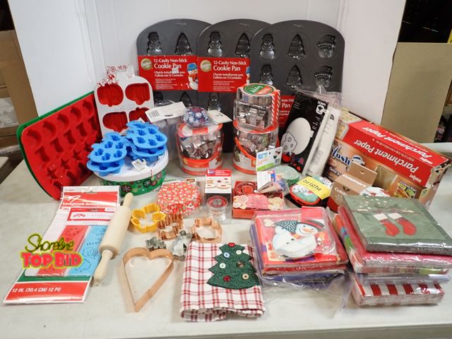 Lot 59-41798 - Large baking lot