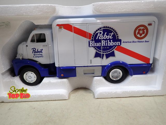 Lot 59-41154 - First Gear 1952 GMC Insulated Van, Mint, Cast Metal 1/34 Scale