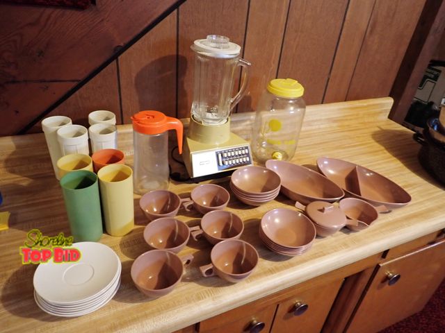 Lot 59-43358 - Mid-Century Plastic Melmac Diches, Tang Pitcher, Sun Tea Dispenser &amp; More