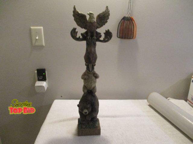 Lot 59-92031 - wild animal wall hanging totem pole bear moose eagle,