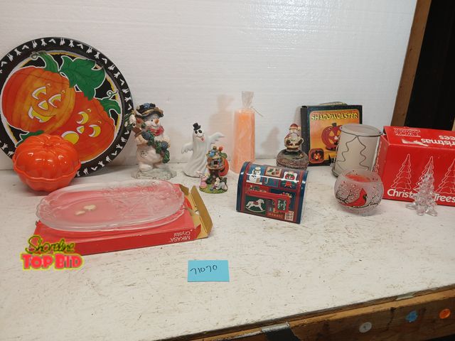Lot 59-71070 - Holiday lot Christmas, and more