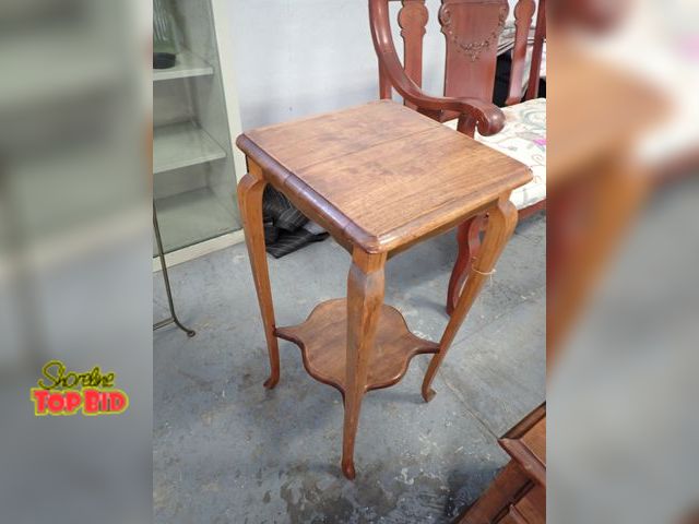 Lot 59-50137 - Beautiful Antique 2-Tier What-Not Table