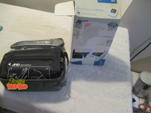 Lot 59-92003 - new never used blood pressure monitor