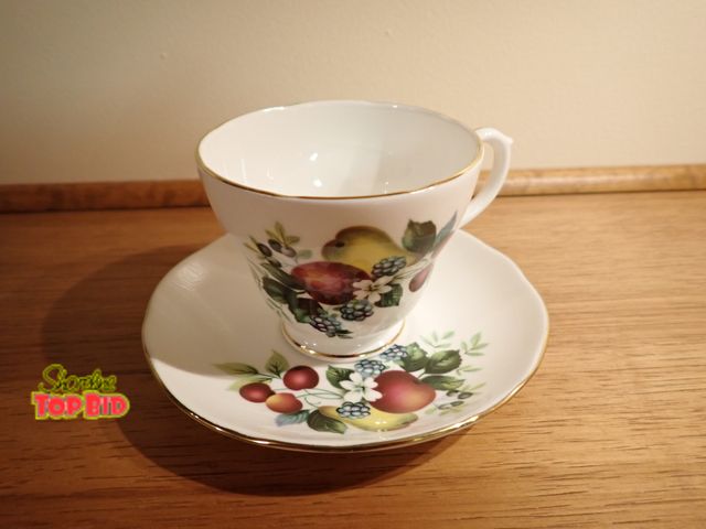 Lot 59-39521 - Vintage Duchess Bone China England 384 Teacup and Saucer, Fruit Pattern, Excellent Condition