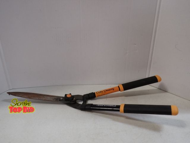 Lot 59-43600 - Fiskars Hedge Shears