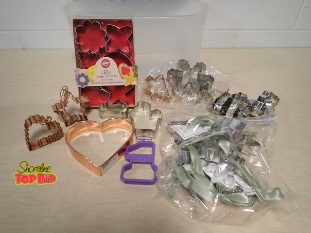 Lot 59-41048 - Cookie Cutters with Storage Container