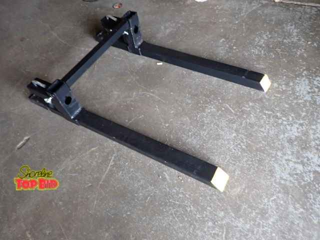 Lot 59-44069 - New Clamp-On Pallet Forks, Used with Tractors or Skid Steers