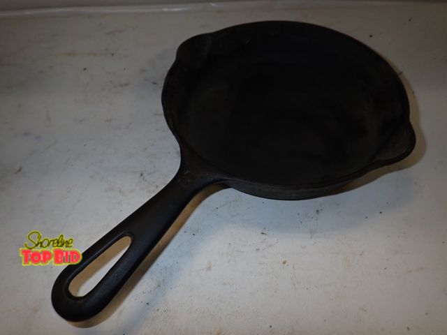 Lot 59-14463 - Griswold No. 3 Cast Iron 709 Iron Skillet, Eris PA U.S.A. 1960s