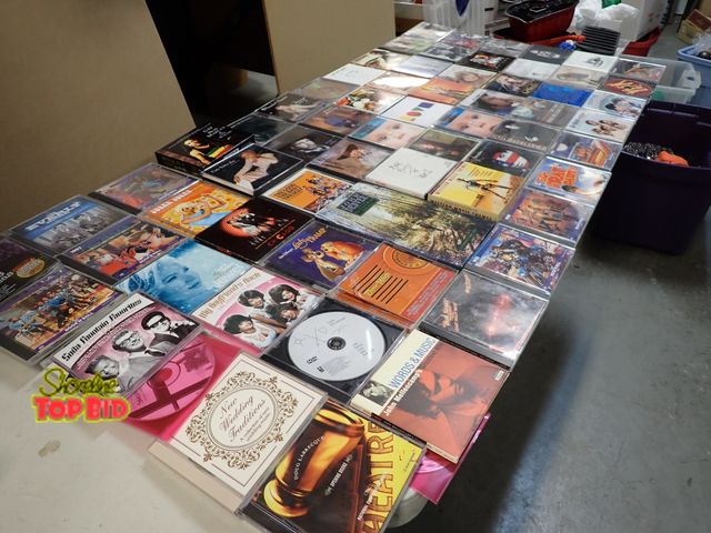 Lot 59-41582 - 66 Music CDs - All Disc in Cases