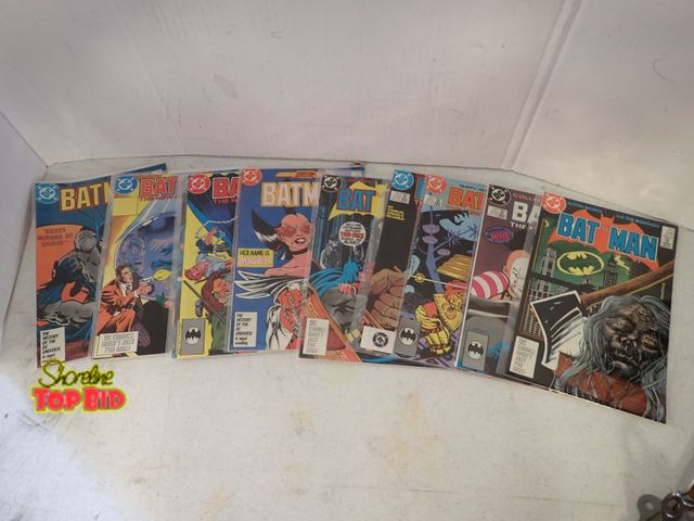 Lot 59-51051 - 11 Vintage DC Comic Batman