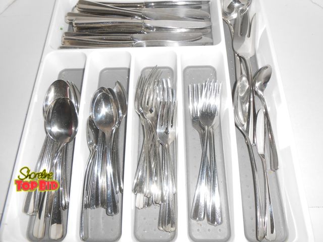 Lot 59-74296 - 70 Piece Set Oneida Flatware. Knives -15, Tablespoons -16, Teaspoons - 15, Sala Fork -15, Dinner For...