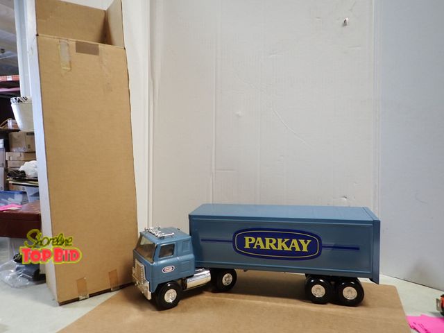 Lot 59-20073 - Kraft Parkay Truck &amp; Trailer, Mint Condition by Ertl with Original Box