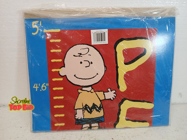 Lot 59-71053 - Peanuts Charlie brown child growth wall chart