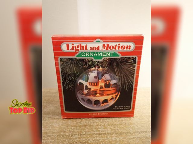 Lot 59-41616 - Hallmark keepsake Village Express ornament