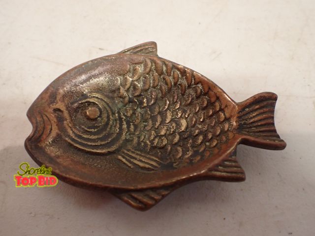 Lot 59-14376 - Vintage Brass Fish Trinket Dish or Ashtray Detailed Scale and Fin Patterns 3 1/2" long