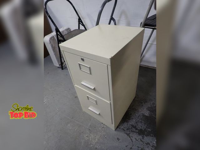 Lot 59-41085 - 2-Drawer Filing Cabinet