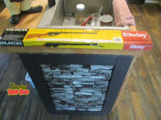 Lot 59-92006 - 1 Daisy Buck 400 round BB gun