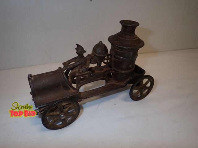 Lot 59-10324 - Antique Cast Iron Toy Fire Pumper Truck by Hubley 4 1/2" x 7"