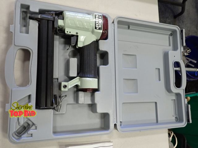 Lot 59-43774 - Tool Shop Air Stapler/Nailer, works