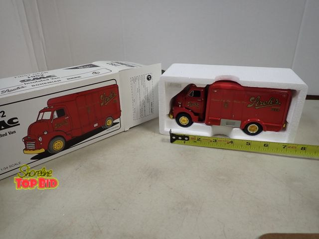 Lot 59-41151 - First Gear 1952 GMC Insulated Van, Mint, Cast 1/34 Scale