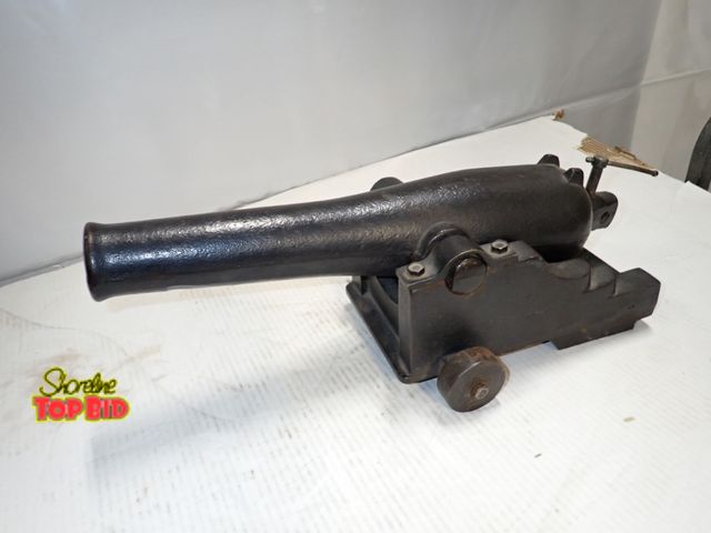 Lot 59-10202 - Cast Iron Functional Cannon, The Bottle-Shape Barrel is a Signature of Admiral John A. Dahlgren, Des...