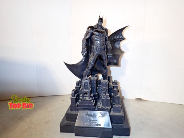 Lot 59-51008 - Batman Arkham Knight Gotham City Collector's Edition Statue