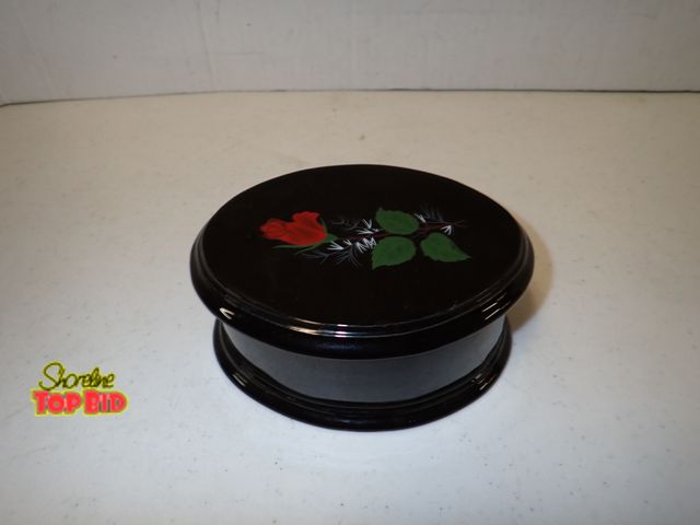 Lot 59-21296 - Vintage Ceramic Trinket Box