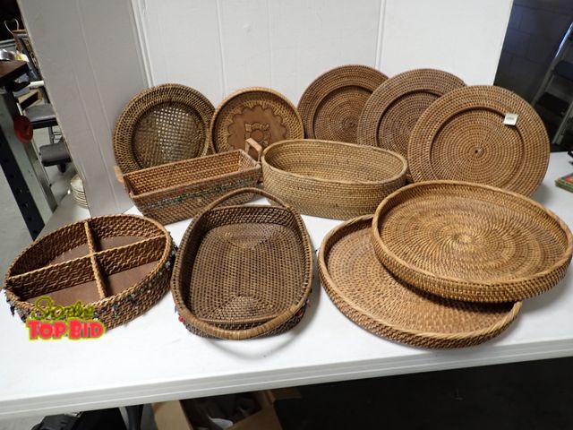 Lot 59-21520 - Large Wicker Serving/Decor Lot