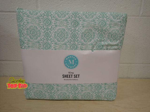 Lot 59-45016 - New Martha Stewart King Sheet Set